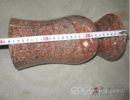 Multicolor Red Tombstone Vase