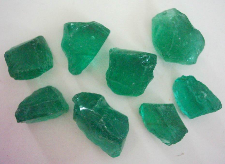 To sell green glass stone(picture)