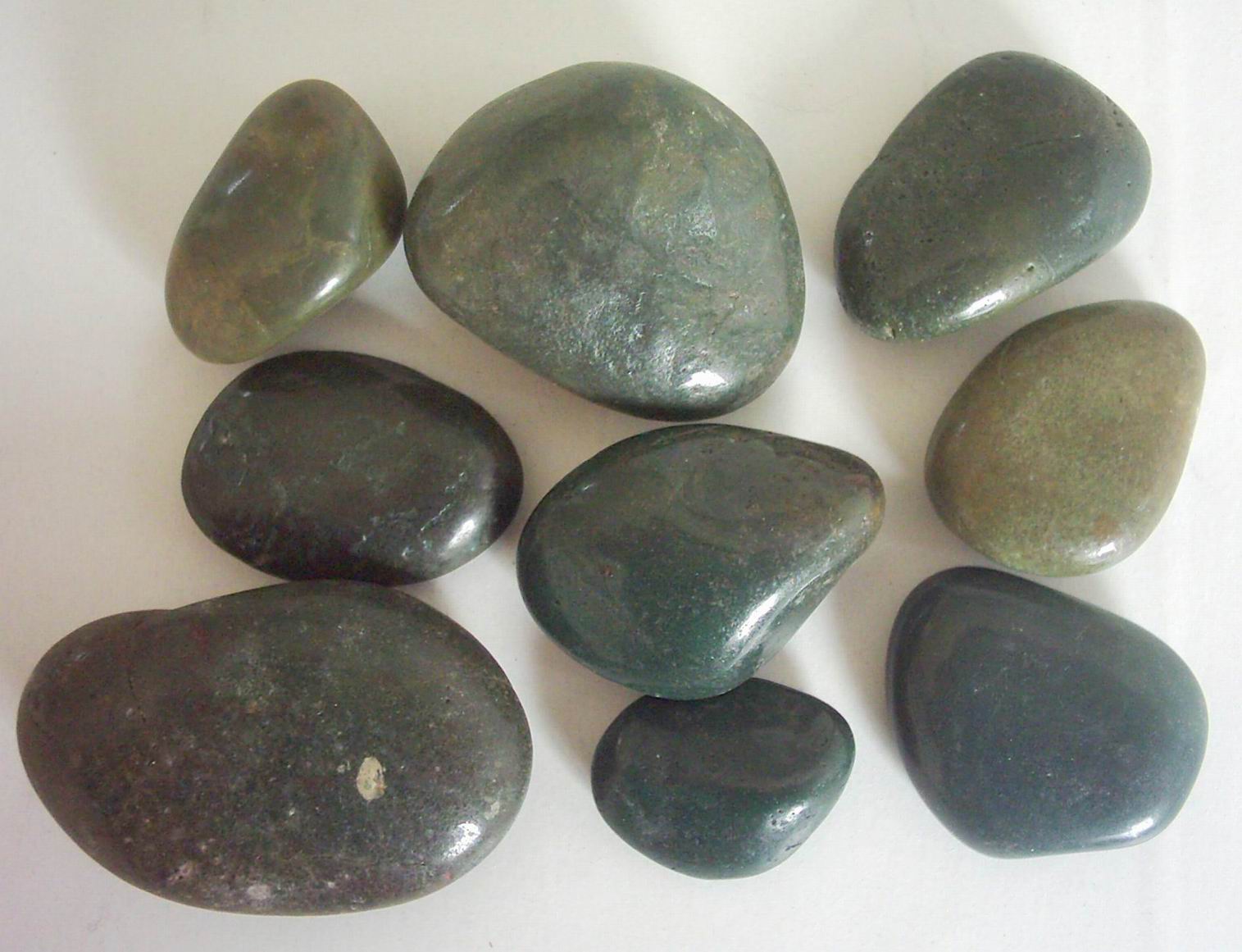 To sell green stones(picture)