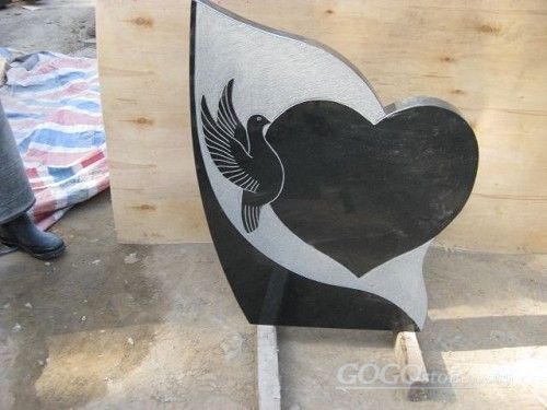 New zealand style granite hendstone with heart shape