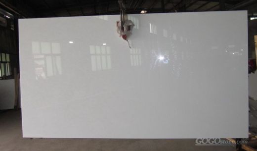 Non-porous white marmoglass tiles and marmoglass slab